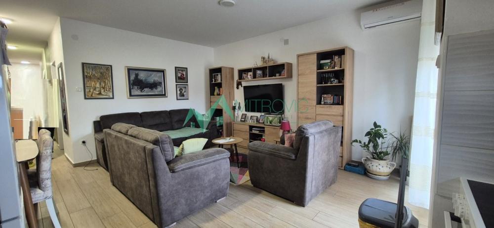 Slika 1 - Novi Sad, Adice - Dvoiposoban kompletno namešten stan  sa parkingom - 60m2  