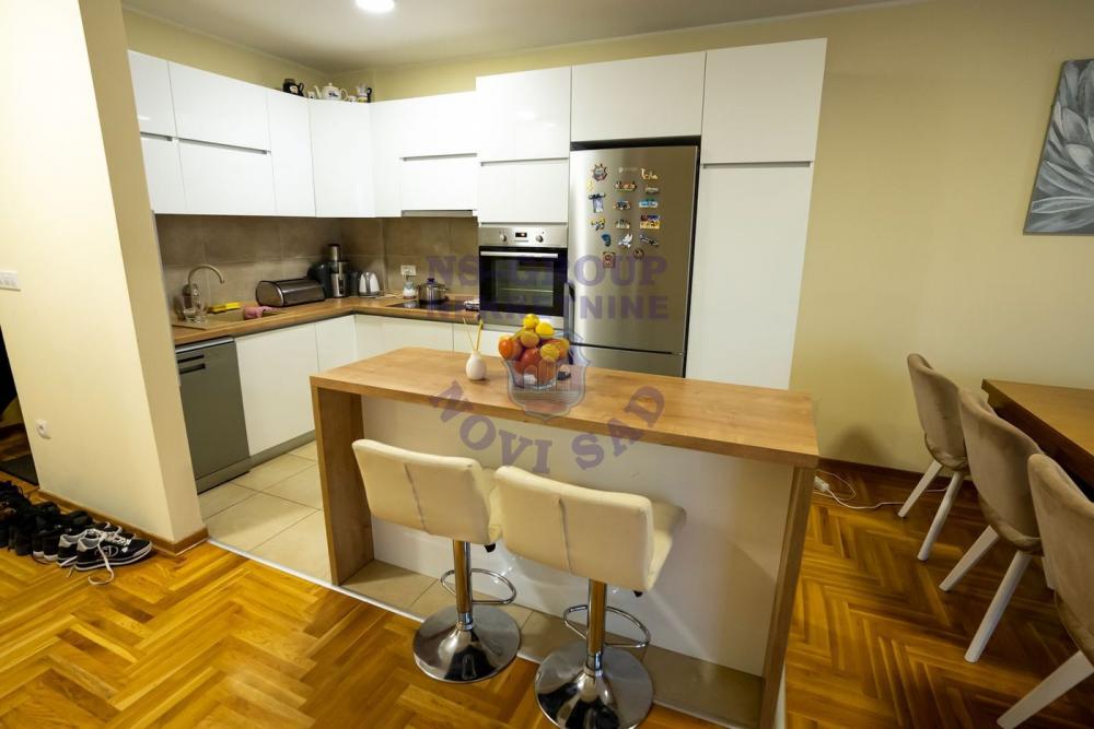 Slika 6 - Četvorosoban, 91m2, Nova Detelinara Novi Sad, sa terasom, ima lift