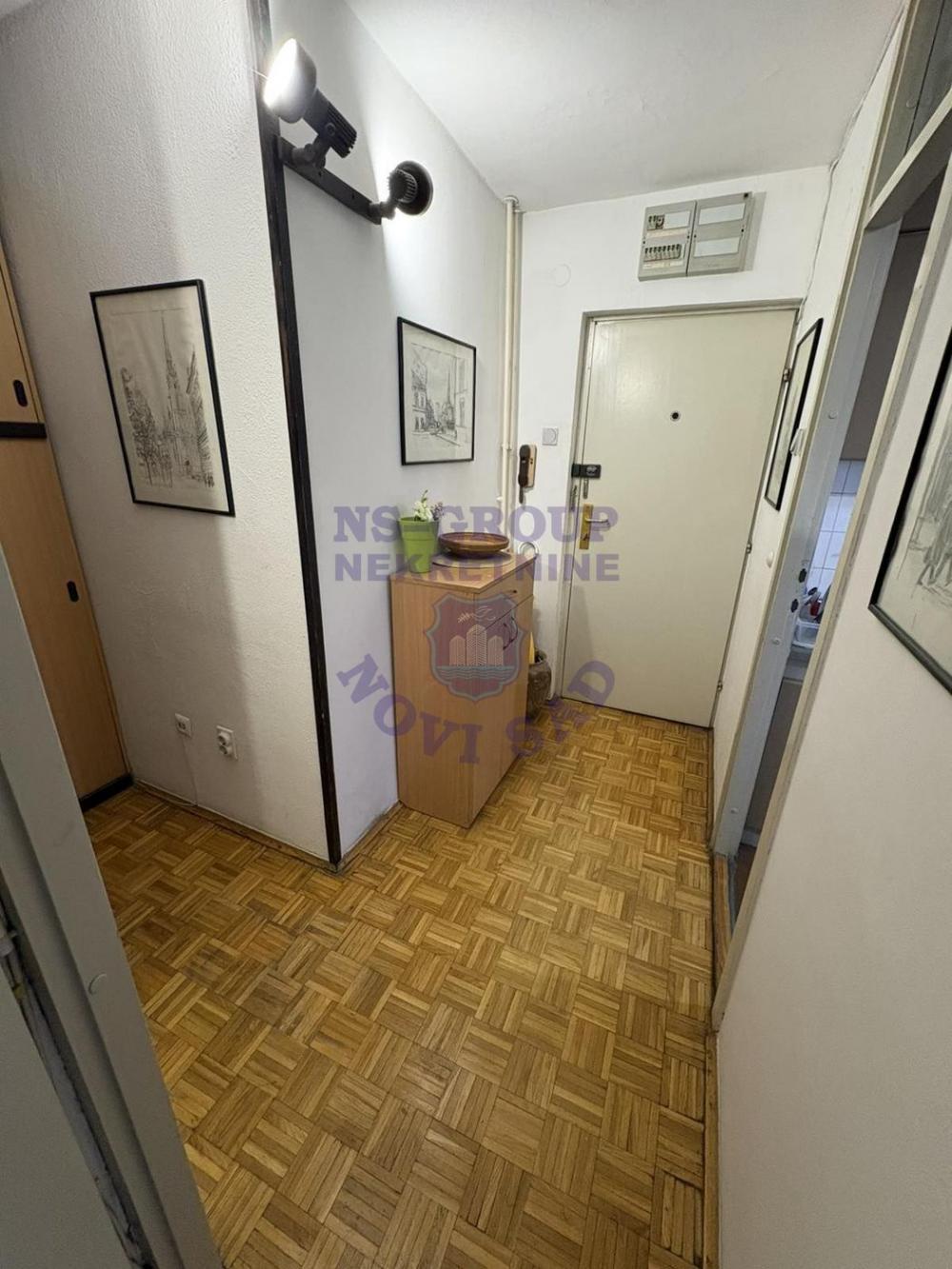 Slika 9 - Odlican dvoiposoban stan na Novom Naselju!