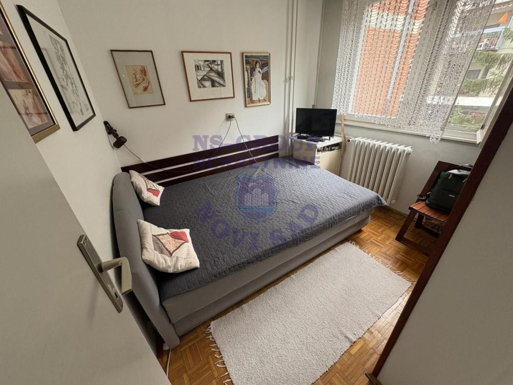 Slika 6 - Odlican dvoiposoban stan na Novom Naselju!