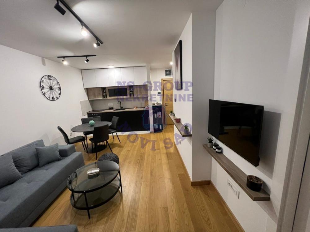 Slika 4 - Odlican dvosoban stan na Zeleznickoj stanici!