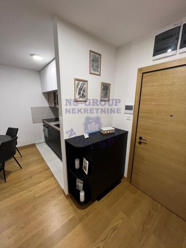 Slika 5 - Odlican dvosoban stan na Zeleznickoj stanici!