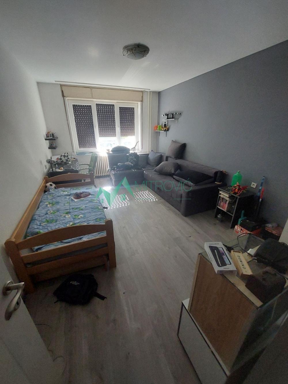 Slika 1 - Komforan trosoban stan sa dve terase po odličnoj ceni!