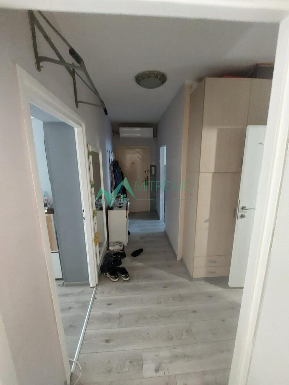 Slika 2 - Komforan trosoban stan sa dve terase po odličnoj ceni!