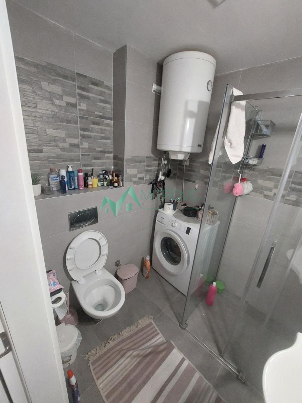 Slika 9 - Komforan trosoban stan sa dve terase po odličnoj ceni!