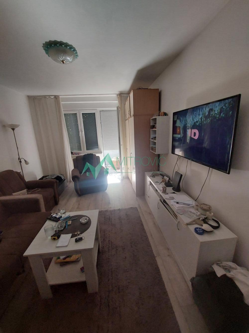 Slika 5 - Komforan trosoban stan sa dve terase po odličnoj ceni!