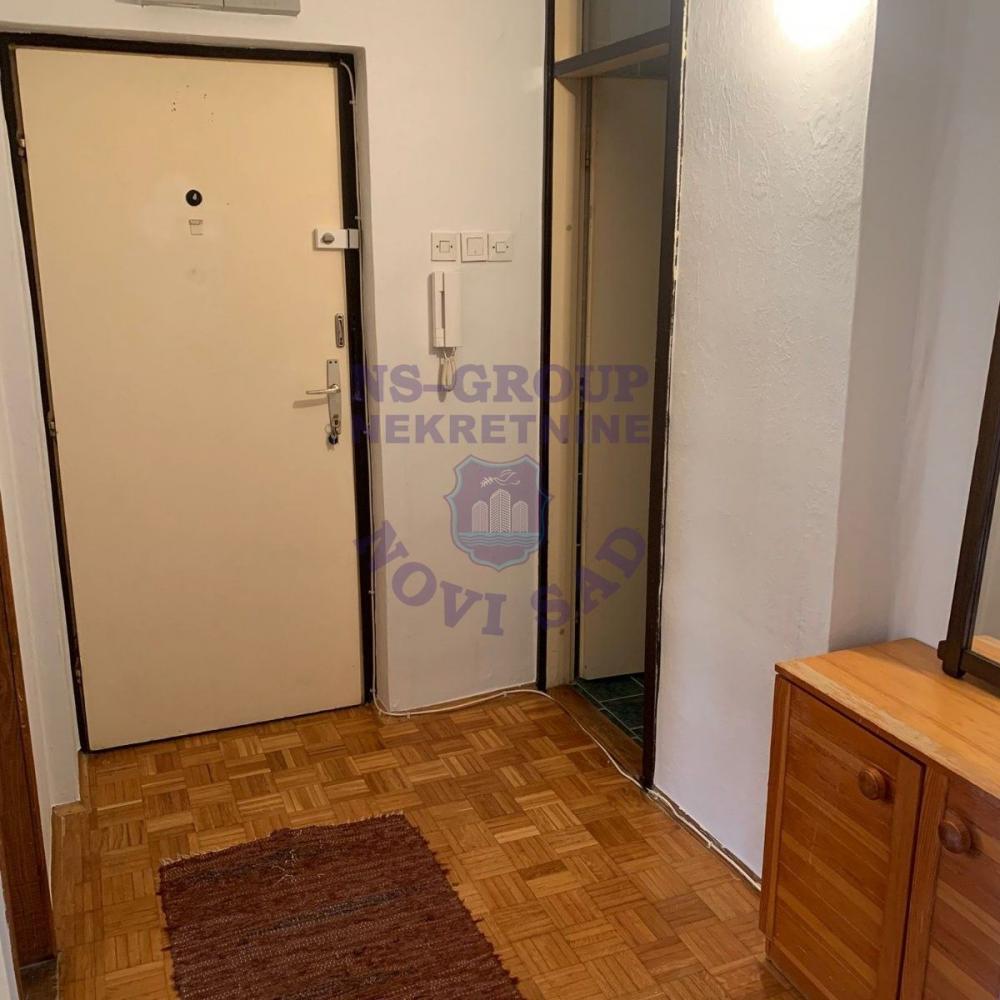 Slika 3 - Dvosoban stan na Novom Naselju!