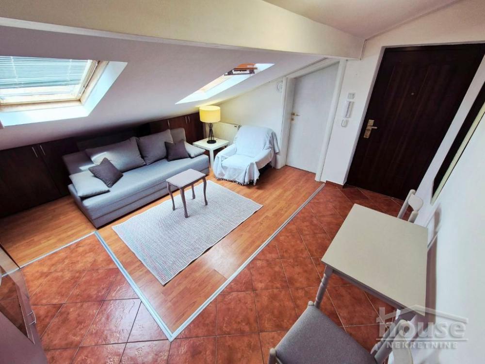 Slika 3 - Stan,NOVI SAD,BULEVAR,kv: 24.00, € 72000, ID: 1065592
