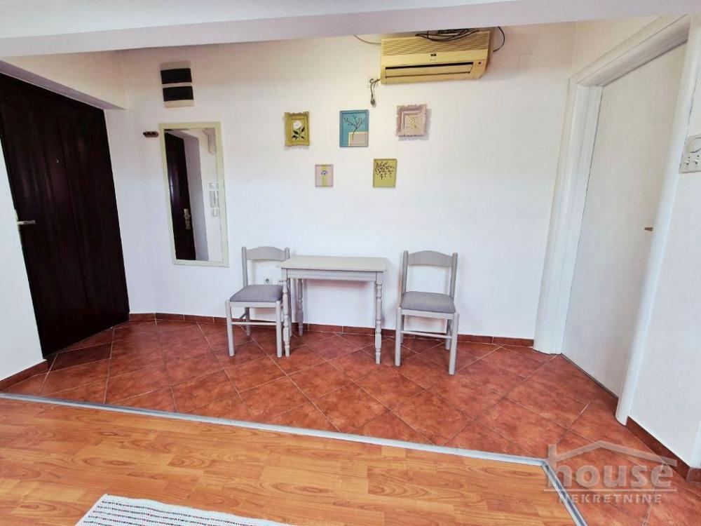 Slika 6 - Stan,NOVI SAD,BULEVAR,kv: 24.00, € 72000, ID: 1065592