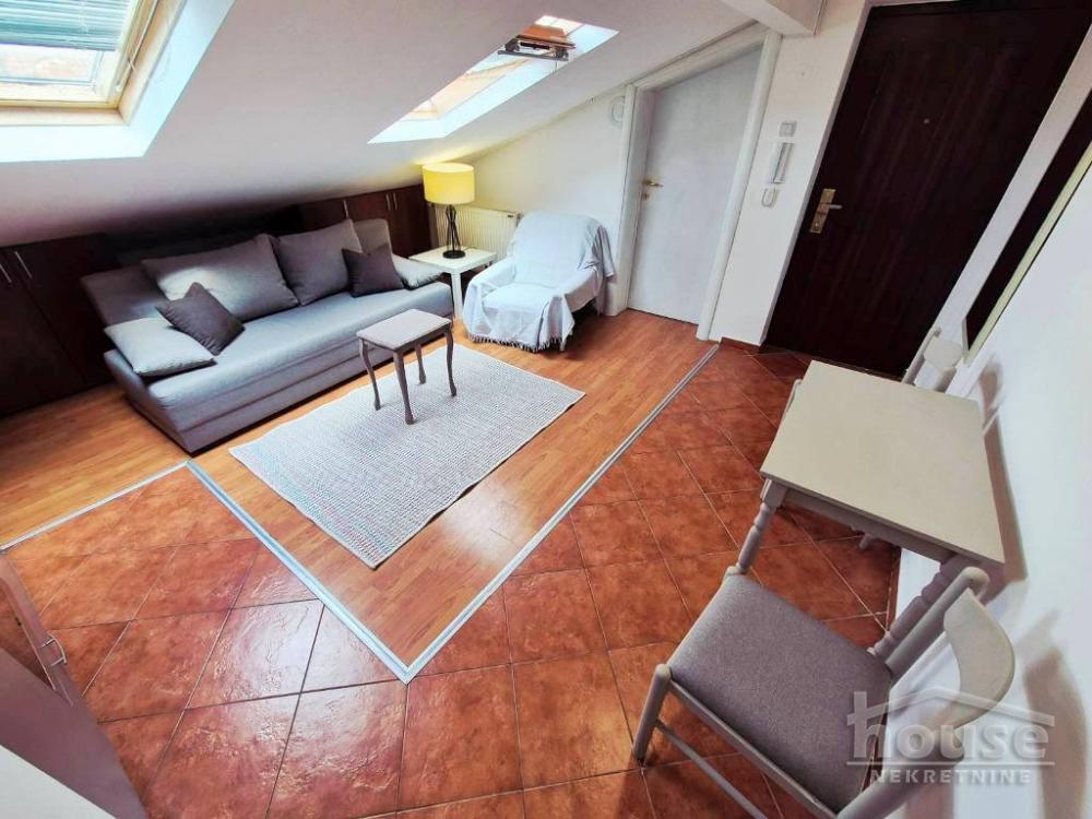 Slika 2 - Stan,NOVI SAD,BULEVAR,kv: 24.00, € 72000, ID: 1065592