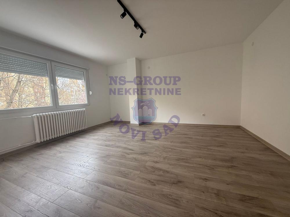 Slika 1 - Odličan dvosoban stan na Limanu 4! 