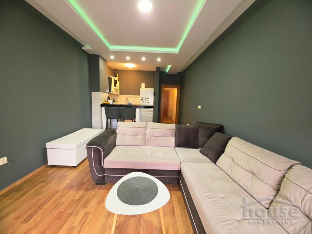 Slika 1 - Stan,NOVI SAD,BULEVAR,kv: 35.00, € 126000, ID: 1065590