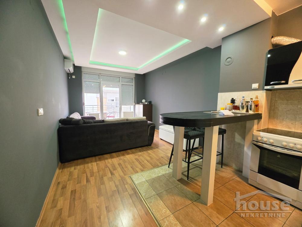 Slika 3 - Stan,NOVI SAD,BULEVAR,kv: 35.00, € 126000, ID: 1065590