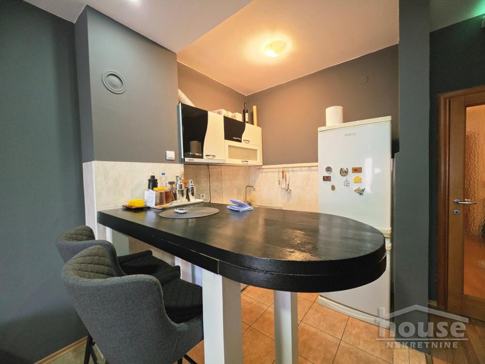 Slika 4 - Stan,NOVI SAD,BULEVAR,kv: 35.00, € 126000, ID: 1065590