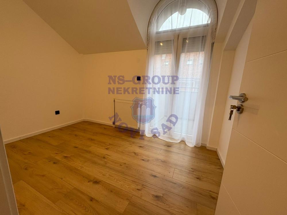 Slika 5 - Dvoiposoban, 58m2, Bulevar oslobođenja Novi Sad, sa terasom, ima lift