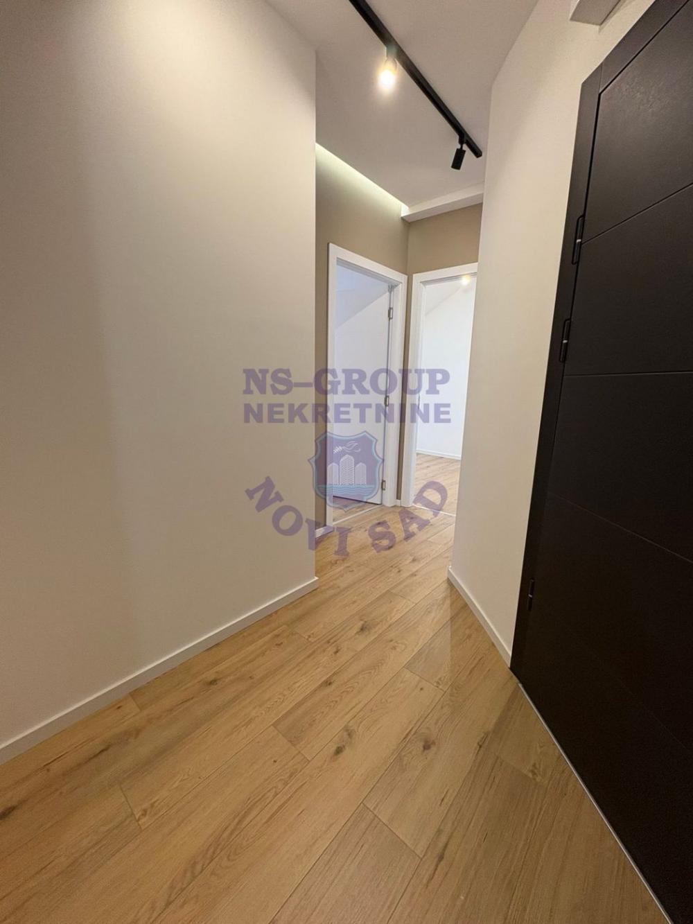 Slika 4 - Dvoiposoban, 58m2, Bulevar oslobođenja Novi Sad, sa terasom, ima lift