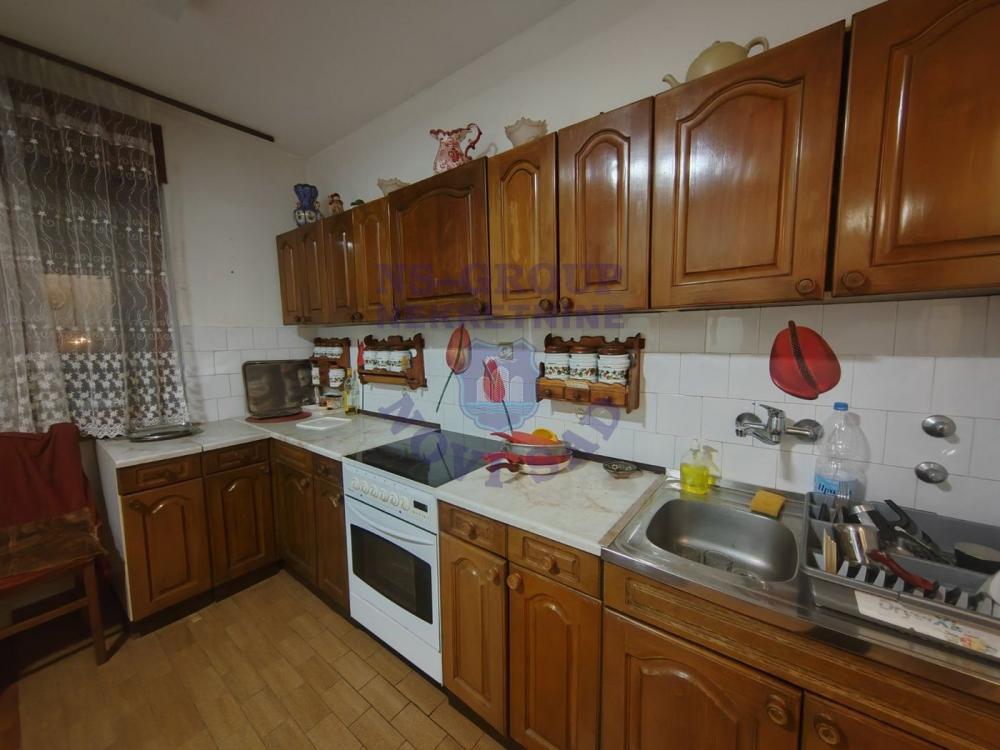 Slika 6 - Dvosoban, 65m2, Novo naselje Novi Sad, sa terasom, ima lift