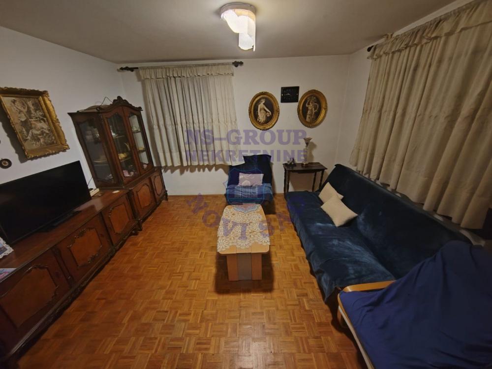 Slika 1 - Dvosoban, 65m2, Novo naselje Novi Sad, sa terasom, ima lift