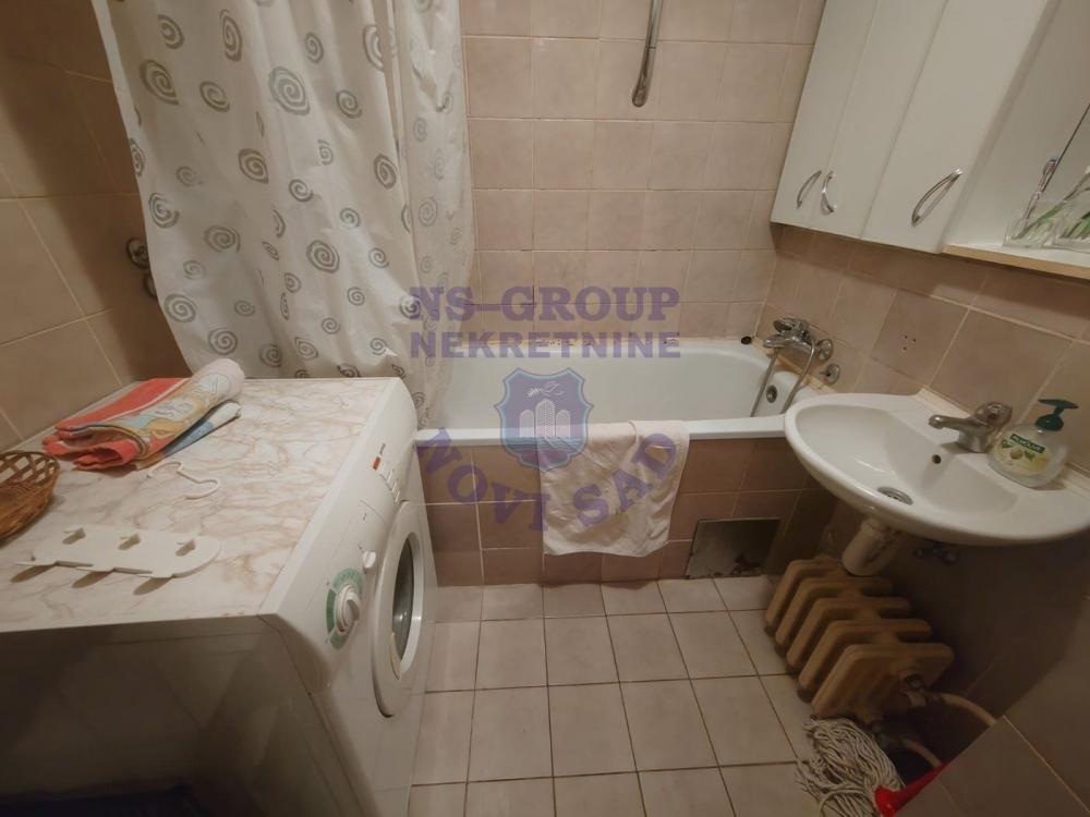 Slika 8 - Dvosoban, 65m2, Novo naselje Novi Sad, sa terasom, ima lift