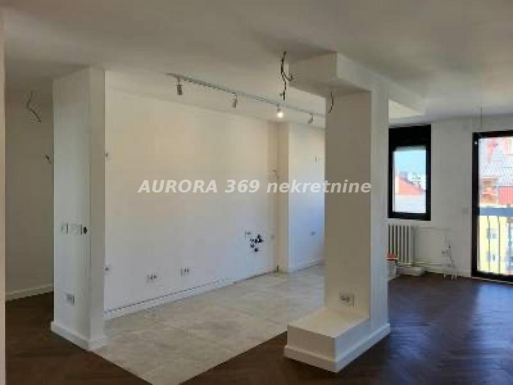 Slika 2 - ČETVOROSOBAN STAN NA ODLIČNOJ LOKACIJI, NARODNOG FRONTA, NOVI SAD