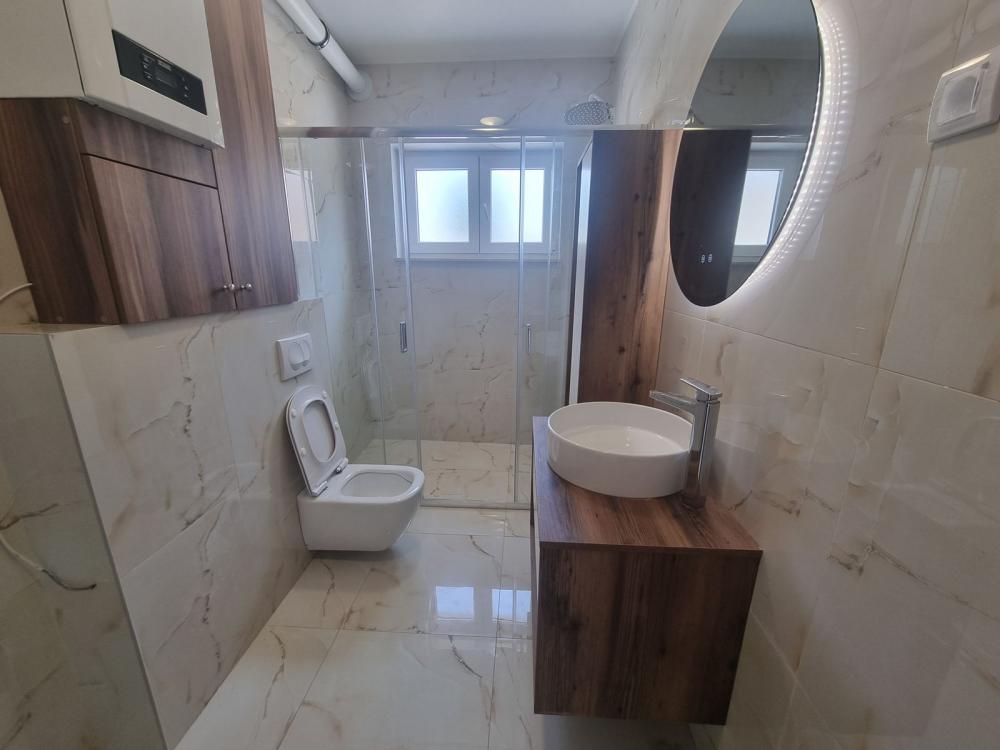 Slika 7 - Dvosoban, 48m2, Bulevar patrijarha Pavla (Somborski bulevar) Novi Sad, sa terasom, sa parkingom