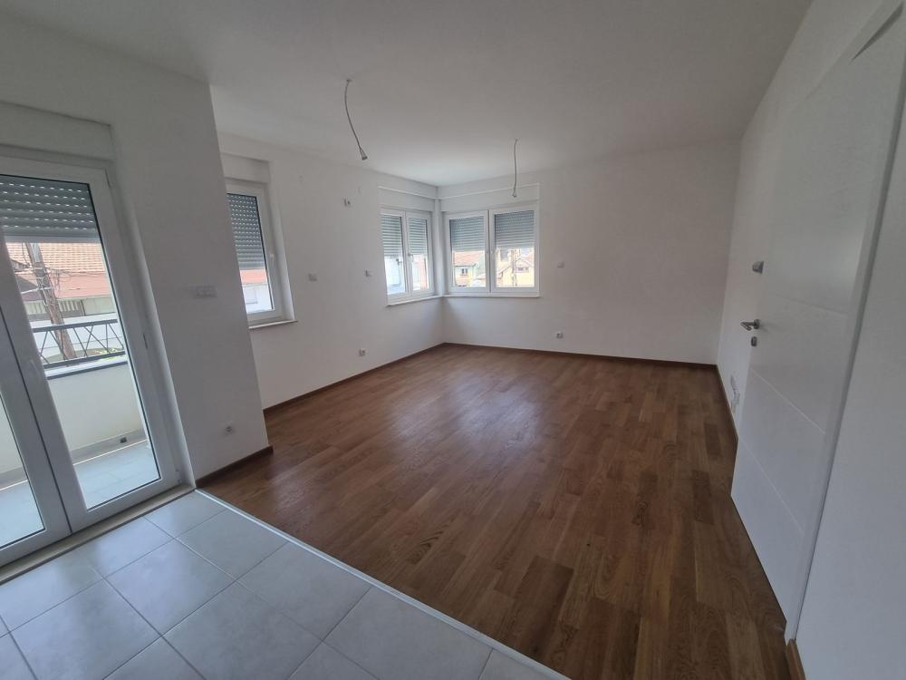 Slika 2 - Dvosoban, 50m2, Bulevar patrijarha Pavla (Somborski bulevar) Novi Sad