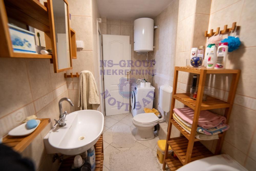 Slika 3 - Trosoban stan na Bulevaru Evrope!