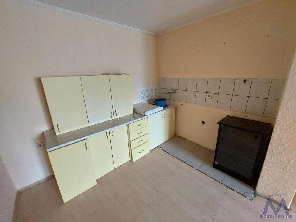 Slika 3 - Stan,NOVI SAD,PODBARA,kv: 37, € 70000, ID: 1019321