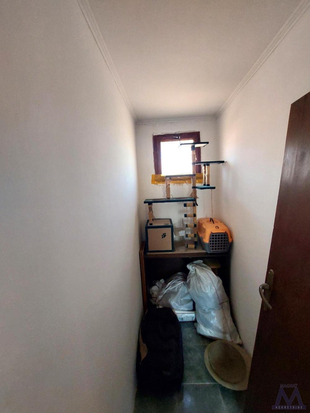 Slika 7 - Stan,NOVI SAD,PODBARA,kv: 37, € 70000, ID: 1019321