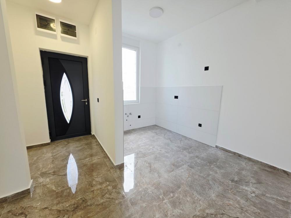 Slika 9 - Stan,NOVI SAD,VIDOVDANSKO NASELJE,kv: 148.00, € 260000, ID: 1065587