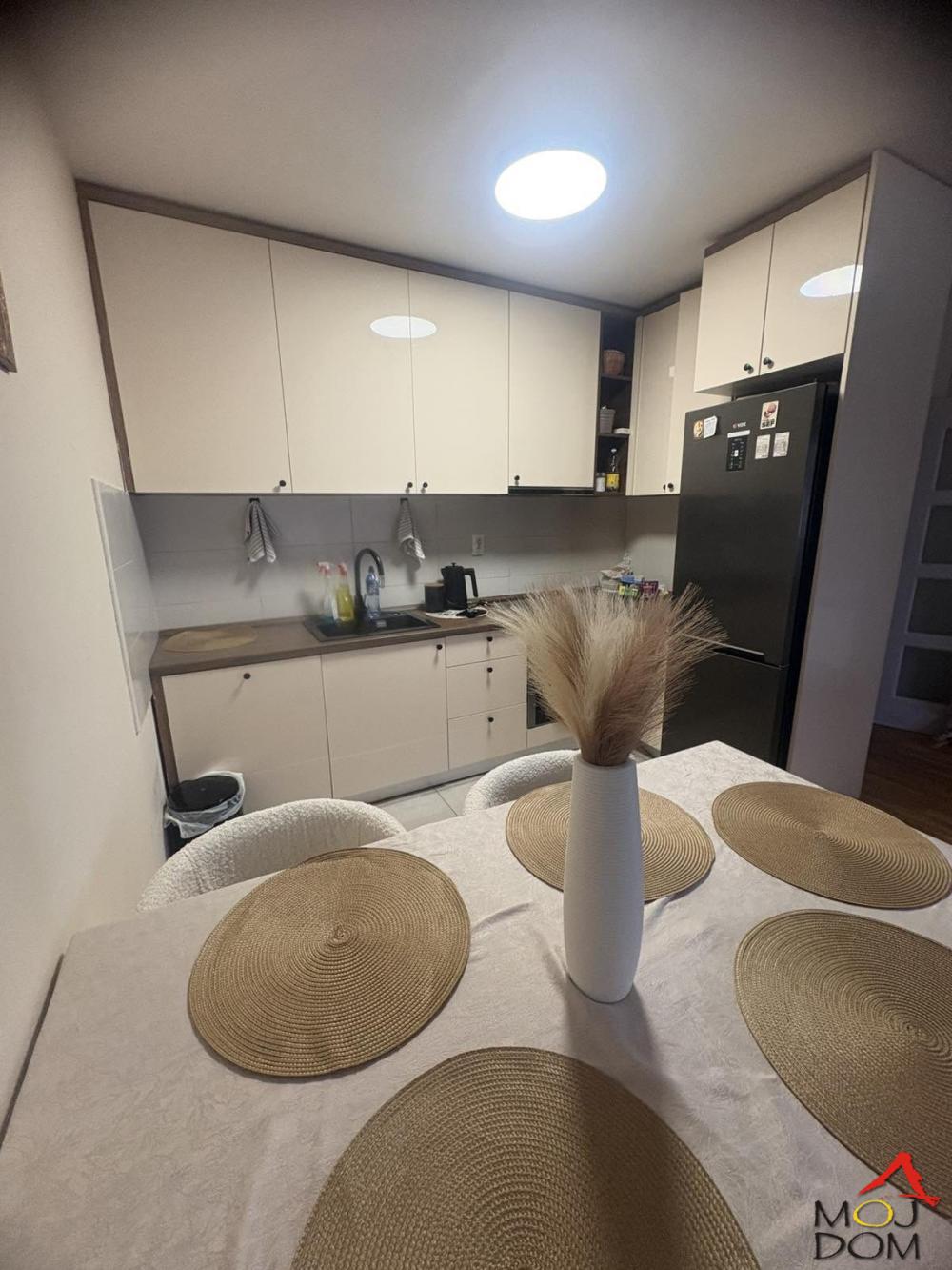 Slika 3 - Stan,NOVI SAD,ADICE,kv: 78, € 179200, ID: 1028569