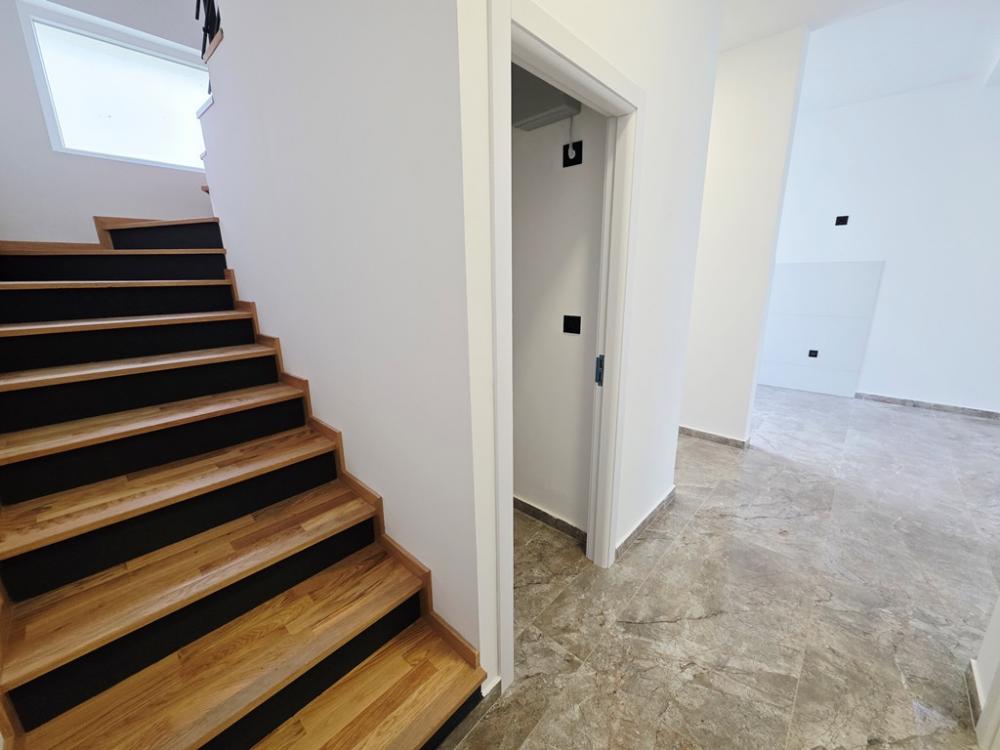 Slika 10 - Stan,NOVI SAD,VIDOVDANSKO NASELJE,kv: 148.00, € 260000, ID: 1102435