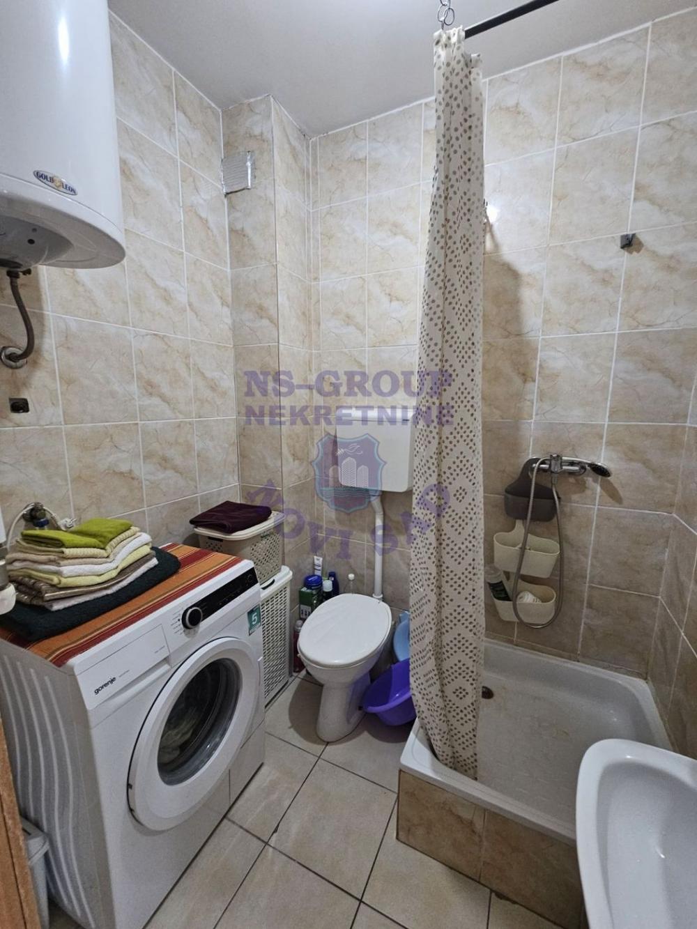 Slika 5 - Jednoiposoban, 31m2, Bulevar patrijarha Pavla (Somborski bulevar) Novi Sad, sa terasom