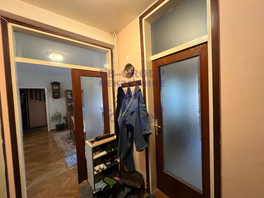 Slika 3 - Odlican cetvorosoban stan na Spensu!