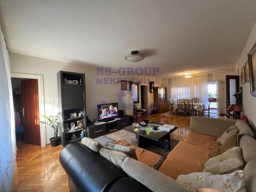 Glavna slika -Odlican cetvorosoban stan na Spensu!