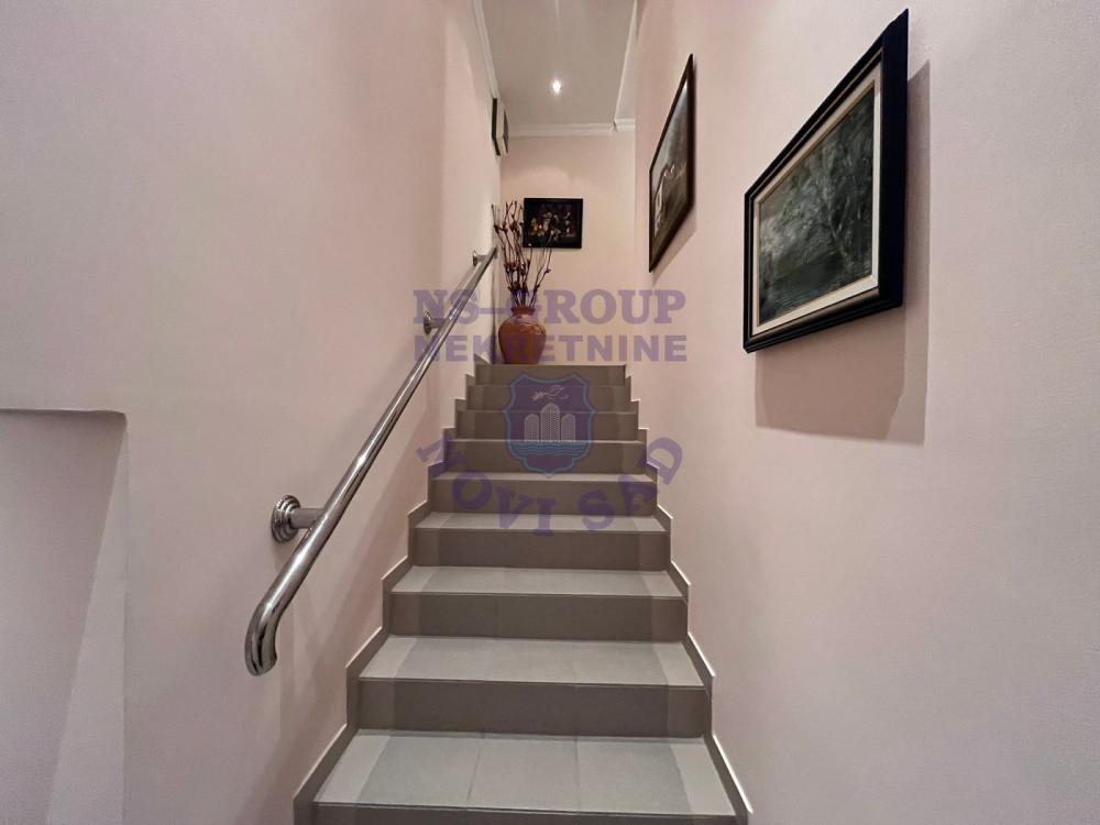 Slika 5 - Odlican trosoban stan na Detelinari!