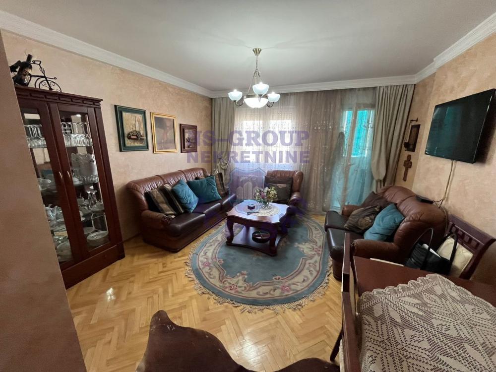 Slika 1 - Odlican trosoban stan na Detelinari!