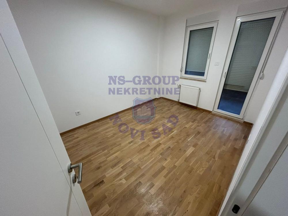 Slika 2 - Prodaja stana, 91m2, Avijatičarsko naselje Novi Sad, sa terasom, ima lift