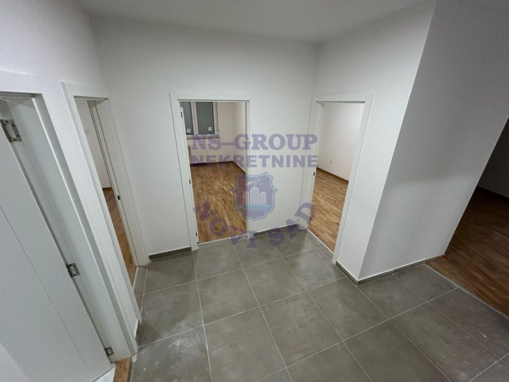 Slika 3 - Prodaja stana, 91m2, Avijatičarsko naselje Novi Sad, sa terasom, ima lift