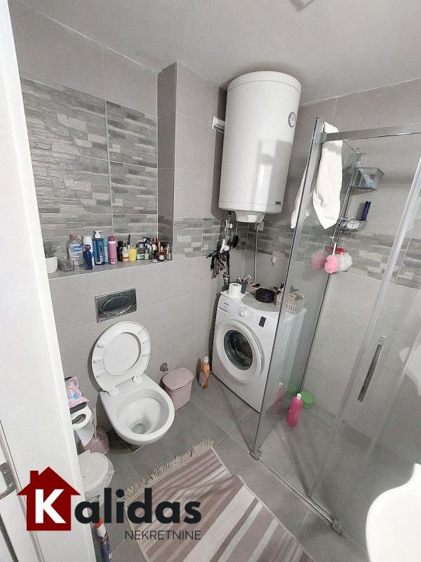 Slika 11 - Stan,NOVI SAD,DETELINARA,kv: 71, € 169950, ID: 1008665