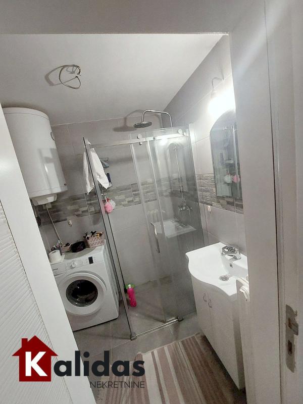 Slika 10 - Stan,NOVI SAD,DETELINARA,kv: 71, € 169950, ID: 1008665