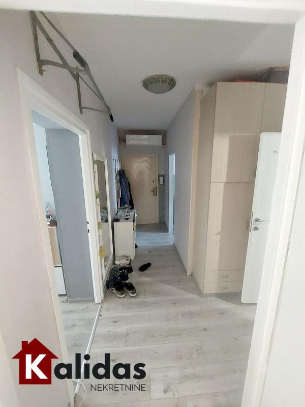 Slika 9 - Stan,NOVI SAD,DETELINARA,kv: 71, € 169950, ID: 1008665