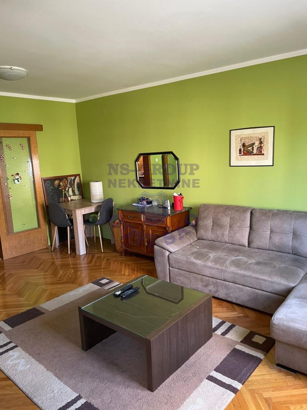 Slika 2 - Dvosoban, 40m2, Sajmište Novi Sad, sa terasom, ima lift