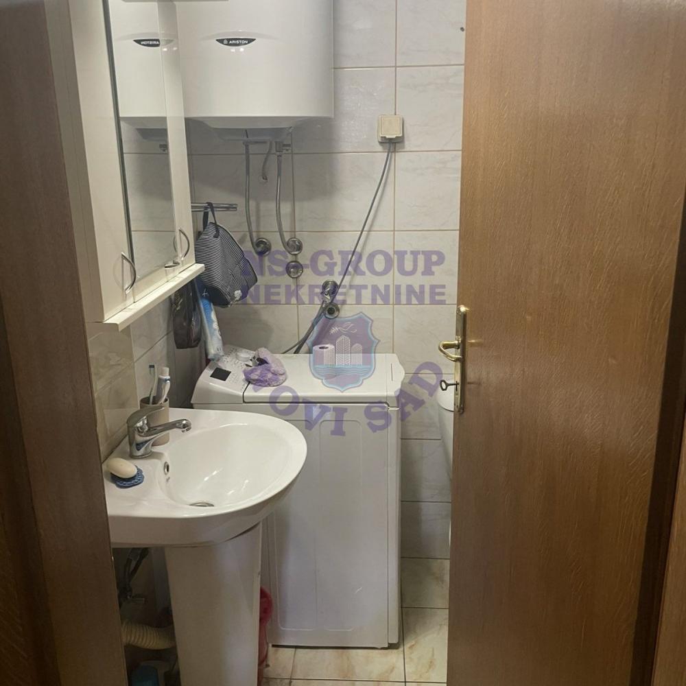 Slika 6 - Dvosoban, 40m2, Sajmište Novi Sad, sa terasom, ima lift