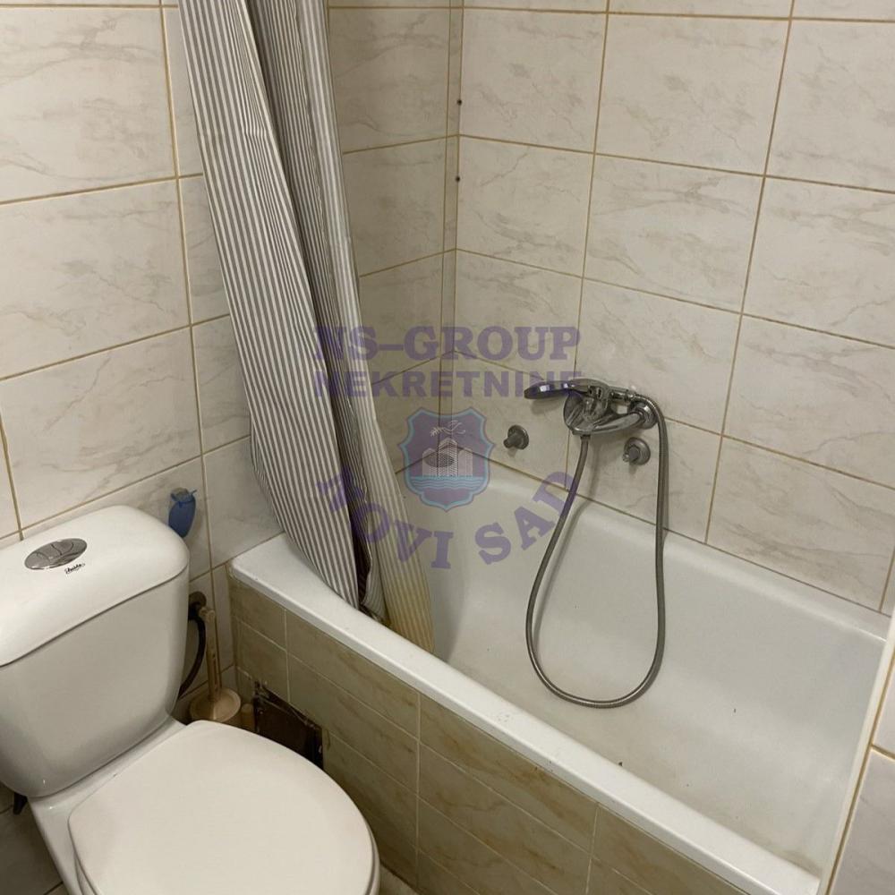 Slika 7 - Dvosoban, 40m2, Sajmište Novi Sad, sa terasom, ima lift