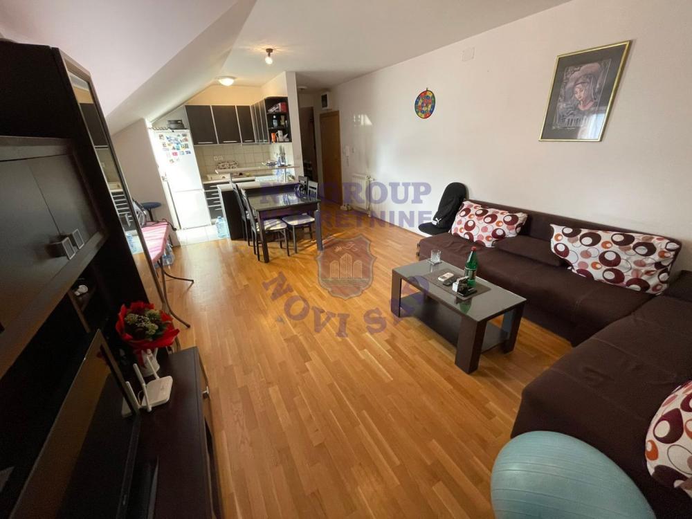 Slika 1 - Odlican trosoban stan na Socijalnom!