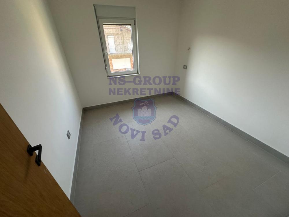 Slika 3 - Odlican trosoban stan u Sremskoj Kaminici!