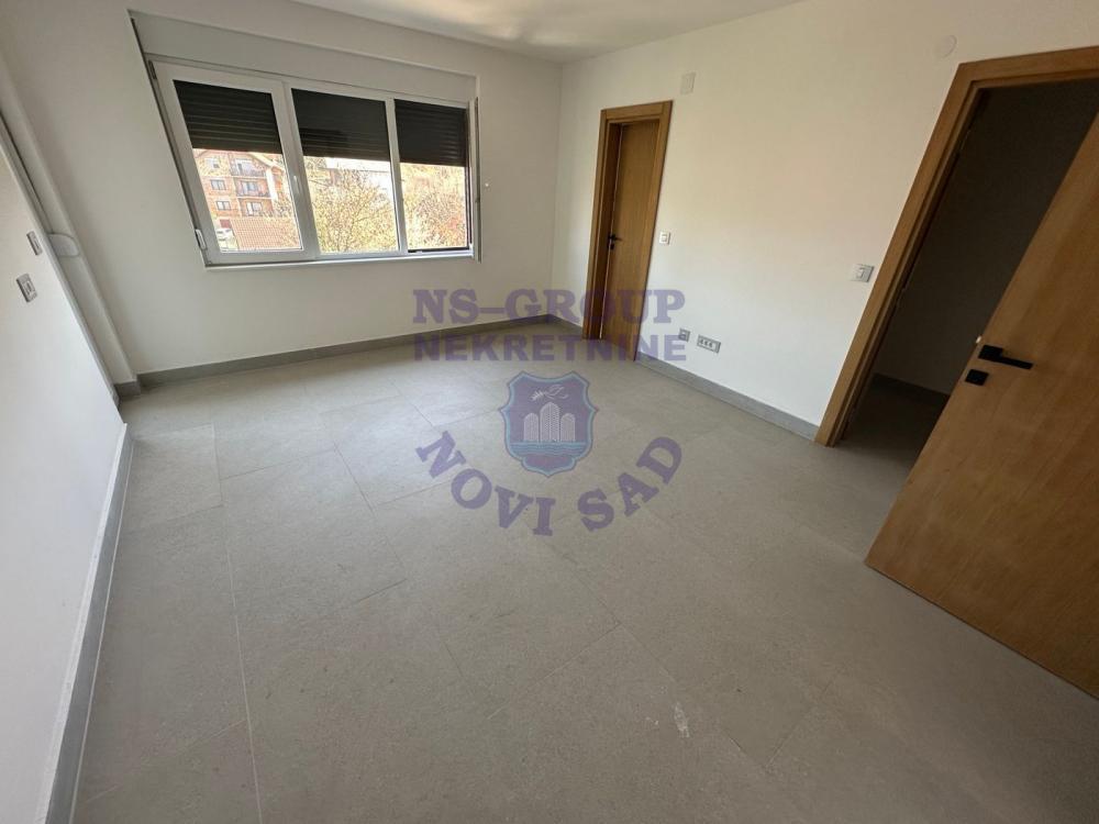 Glavna slika -Odlican trosoban stan u Sremskoj Kaminici!