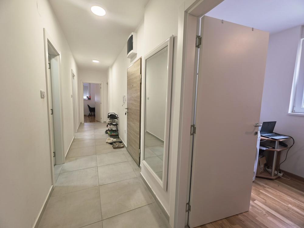 Slika 10 - Stan,NOVI SAD,ADICE,kv: 78.00, € 160000, ID: 1102447