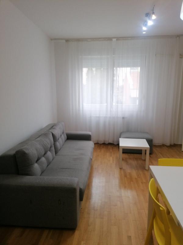 Slika 1 - Stan,NOVI SAD,CENTAR,kv: 46.00, € 129500, ID: 1058985